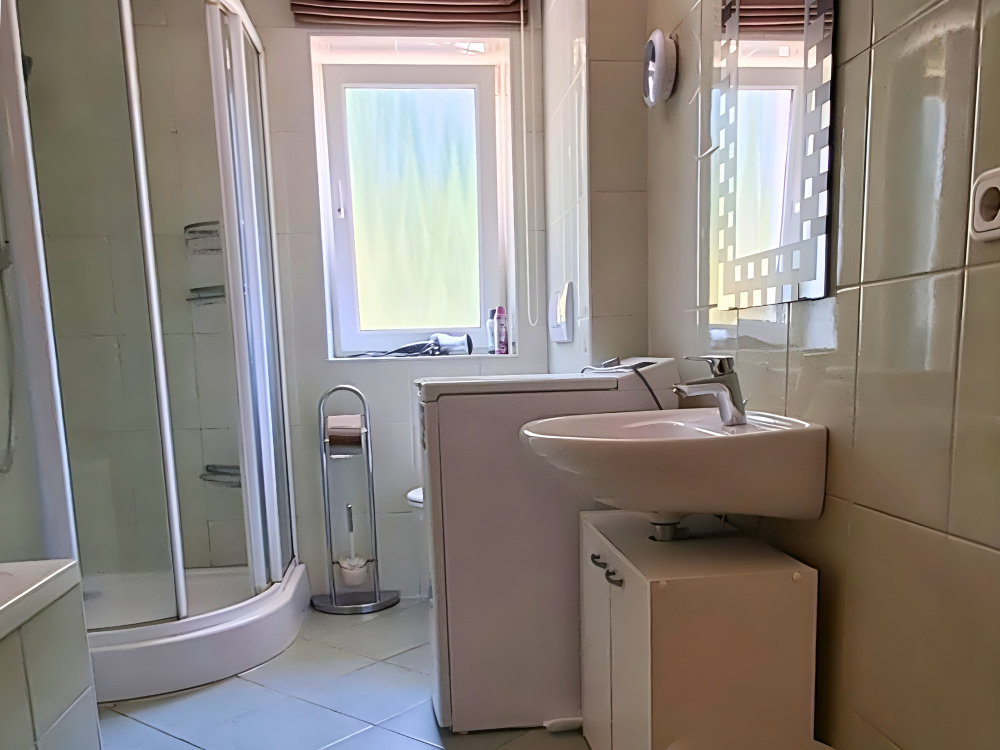 City Hideaways Ferienwohnung Bernstraße 3 Badezimmer
