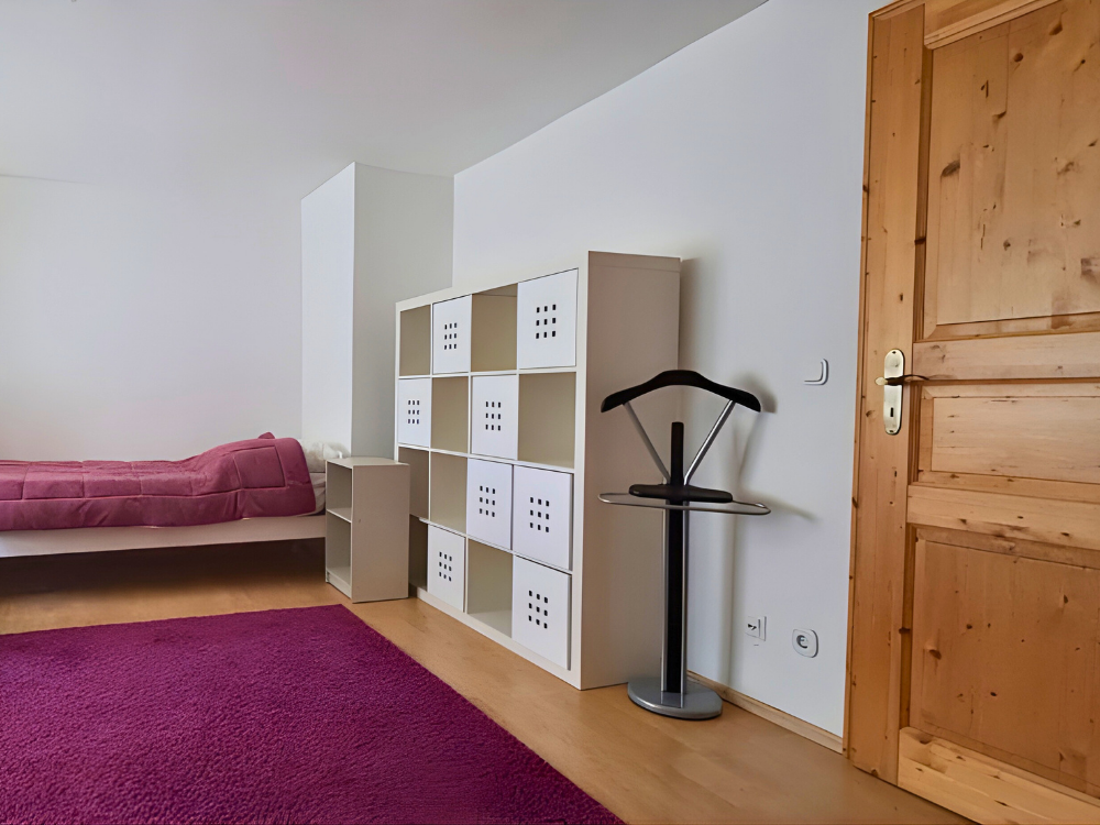 City Hideaways Ferienwohnung Bernstraße 3 Stauraum im Schlafzimmer