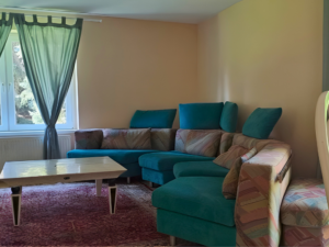 City Hideaways Ferienwohnung Bernstraße 3 große Couchgarnitur