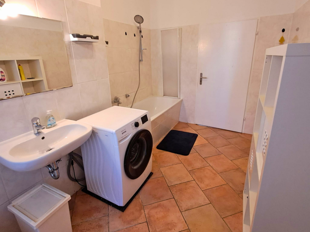 City Hideaways Ferienwohnung Mühle O1 Bad mit Duschwanne