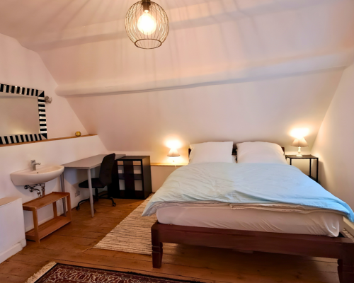 City Hideaways Ferienwohnung Bernstraße 4 Bett Schlafzimmer 2