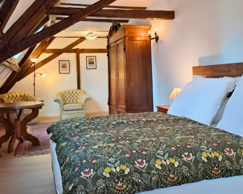 City Hideaways Ferienwohnung Bernstraße 4 Bett