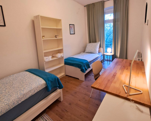 City Hideaways Ferienwohnung Mühle O2 Stauraum im Schlafzimmer